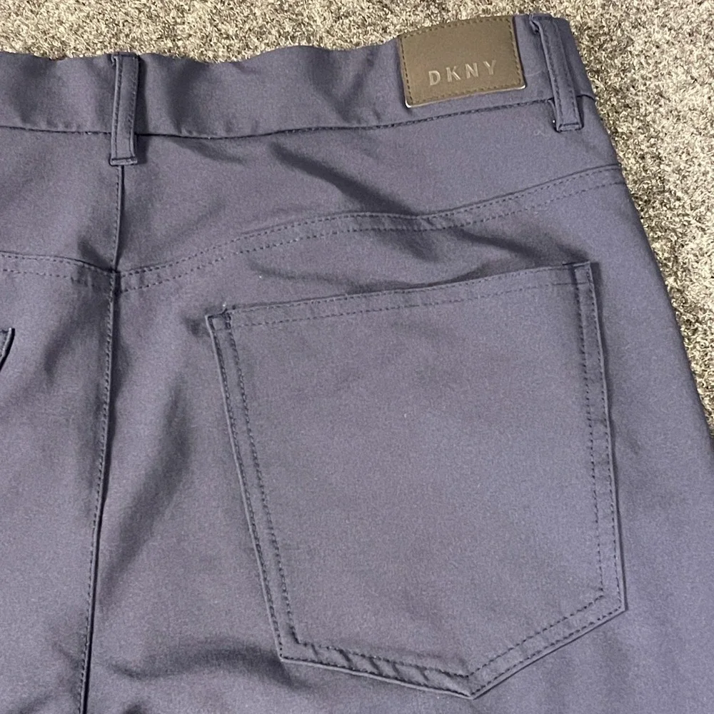 DKNY Mens 32x32 Navy Stretch Pants Slim Fit Performance Casual Dress Blue